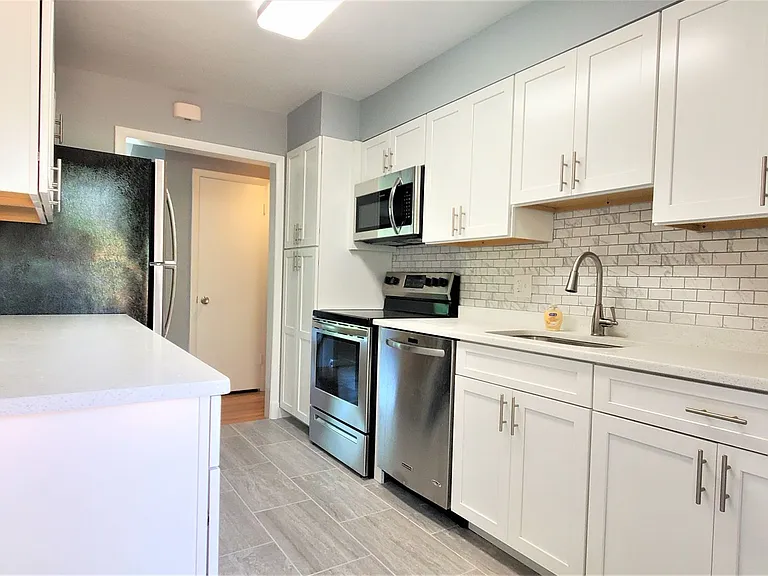 5611 Alta Vista Rd — Photo 3