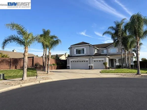 18 Pinenut Ct, Oakley, CA 94561