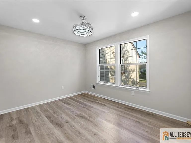 13 Canterbury Dr #13E — Photo 15