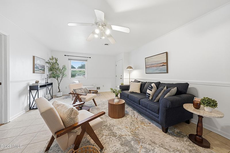 3rd image of 192 Cedarview Lane