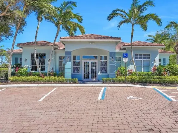 1942 Alamanda Way, Riviera Beach, FL 33404