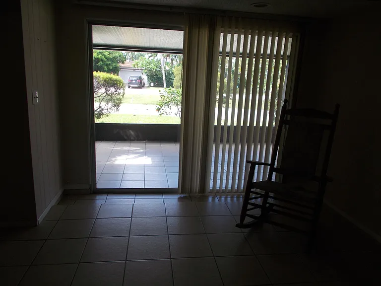 4261 Island Cir #F — Photo 9