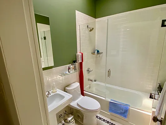 Rented by Nest Seekers International | media 51