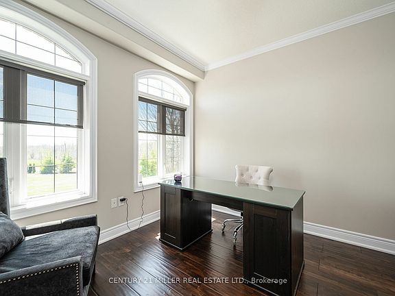 4th image of 100 Chesswood Trl