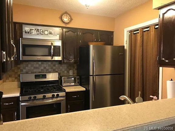 3rd image of 1417 Waters Edge Dr #17B