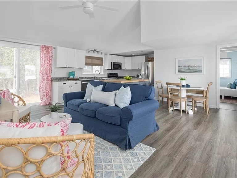 30 Roosevelt Rd #1 — Photo 14