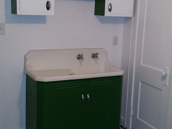 3rd image of 171 Upland Ave Floor 3