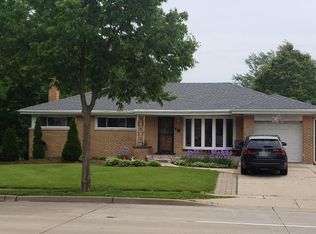 815 S Elmhurst Rd, Mount Prospect, IL 60056