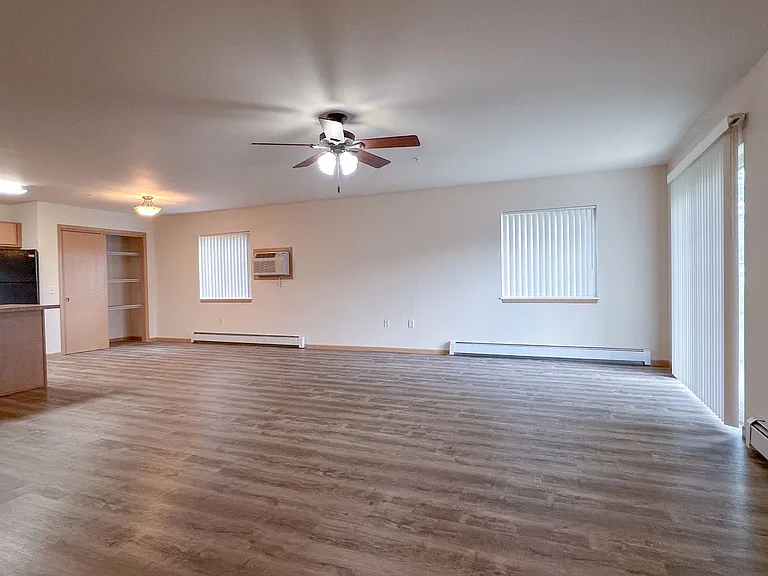 1201 N Memorial Drive 2401 Semling Dr — Photo 13