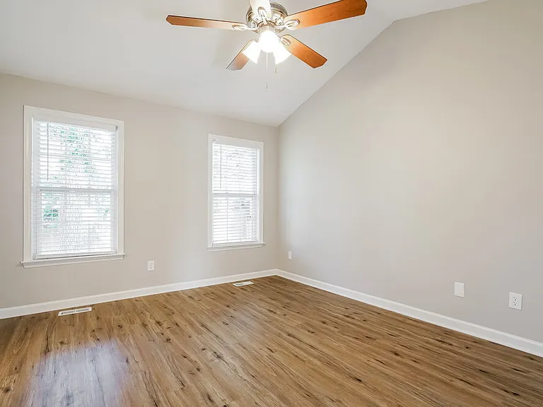 203 Zircon Ln — Photo 9