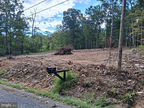 2nd image of 22 Oak Ln