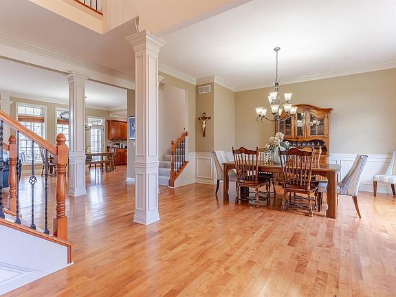 5th image of 6177 Pembrooke Dr