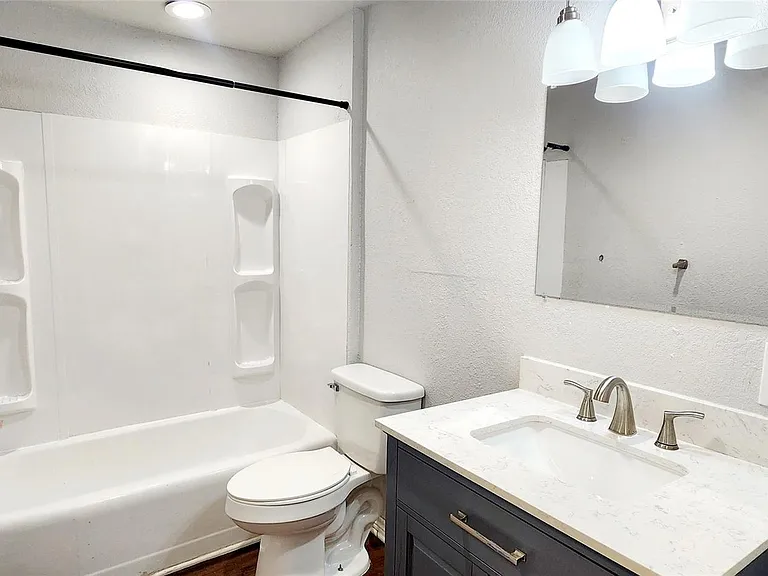 136 W Marion St — Photo 8
