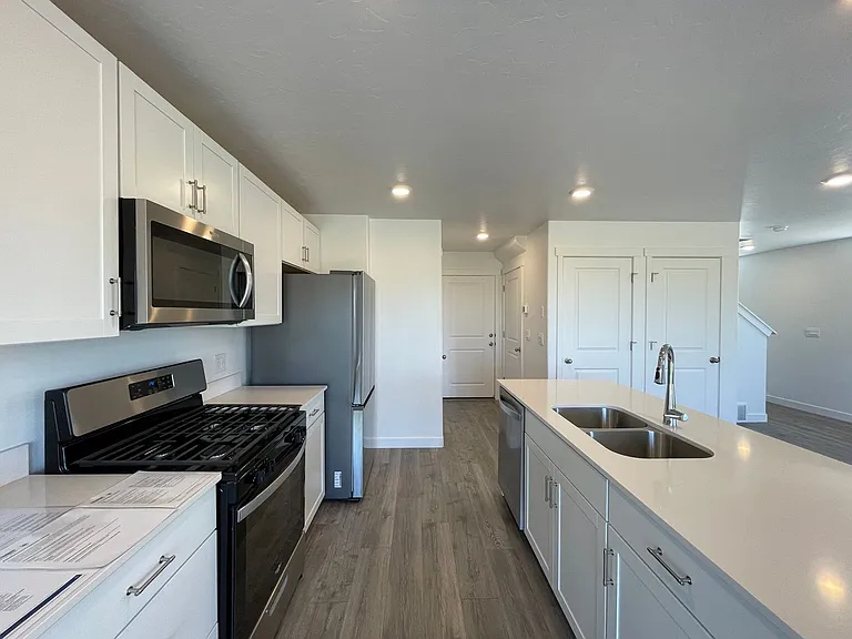 1256 W Hidden Spring Dr — Photo 19