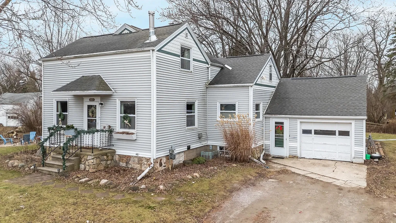 6065 County Road R photo 1