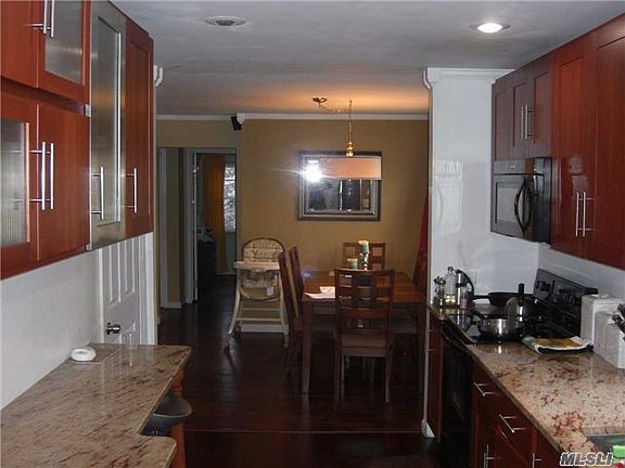 3rd image of 36 Willet Pl