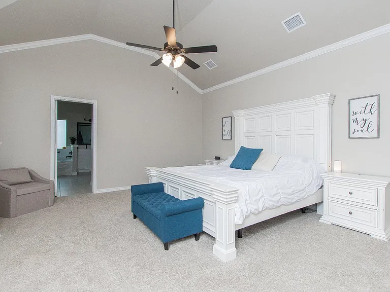1756 Meadow Crest Dr — Photo 24