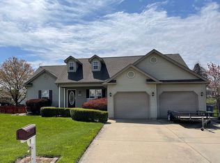 3232 Fielding Ln, Shiloh, IL 62221