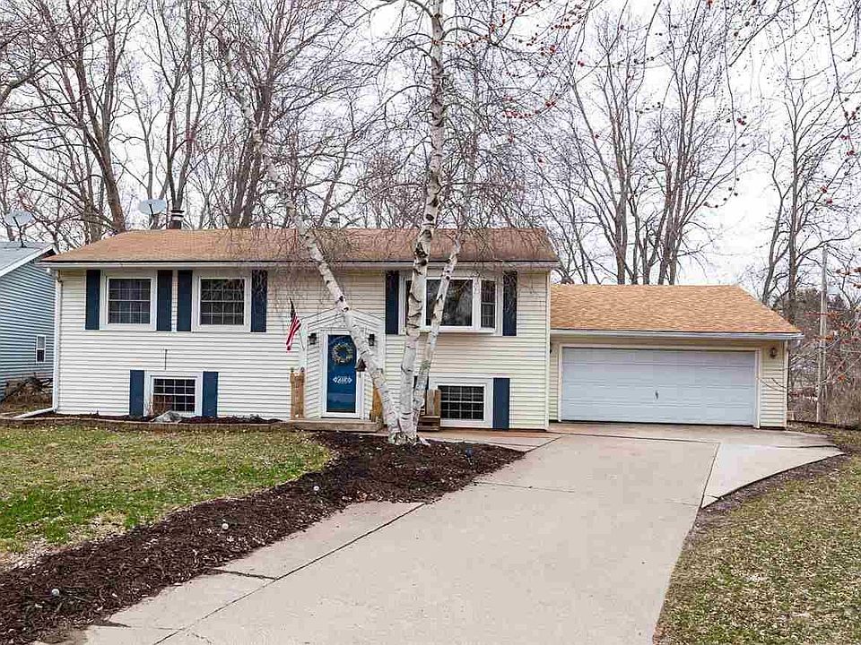 1st image of 610 Cherry Street Ct