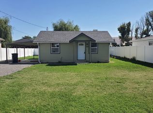 324 S Holly Dr, Moxee, WA 98936