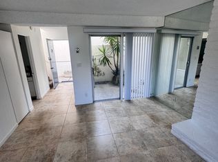 752 Amigos Way APT 2, Newport Beach, CA 92660
