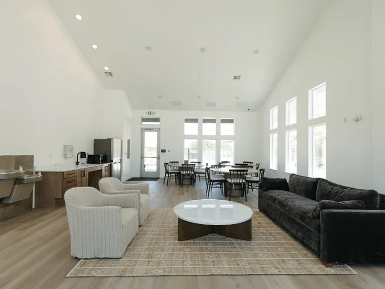 724 W Desert Willow Dr #A202 — Photo 27