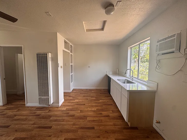 367 W County Line Rd #B — Photo 2