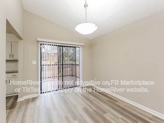 5th image of 323 Park Ridge Ct