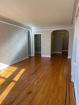 4th image of 10914 Ascan Ave APT 4O