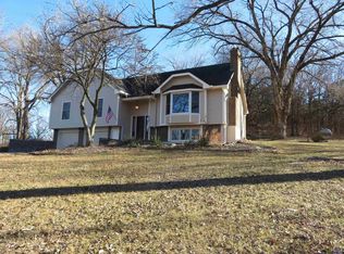 24243 Sandusky Rd, Tonganoxie, KS 66086