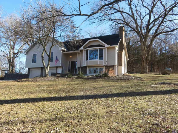 24243 Sandusky Rd, Tonganoxie, KS 66086
