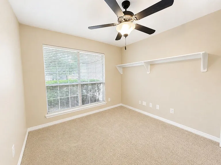 1823 Strongs Ct — Photo 11