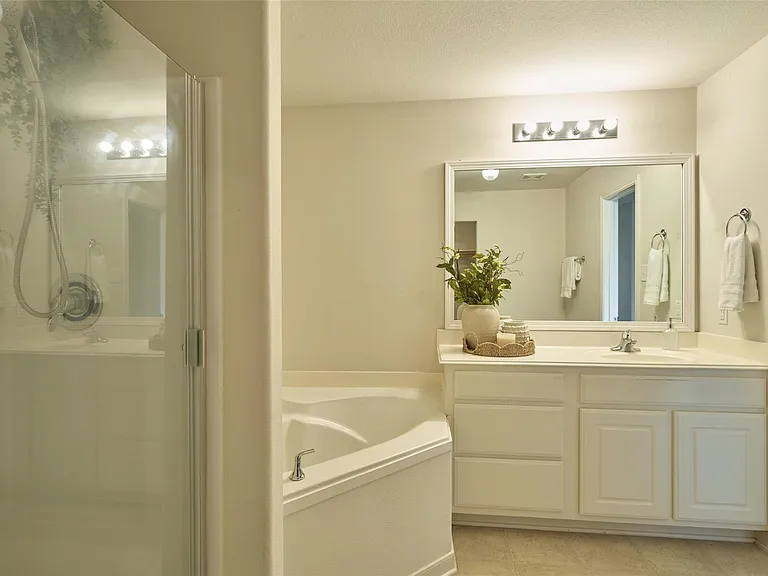 4243 Medina River Loop — Photo 25