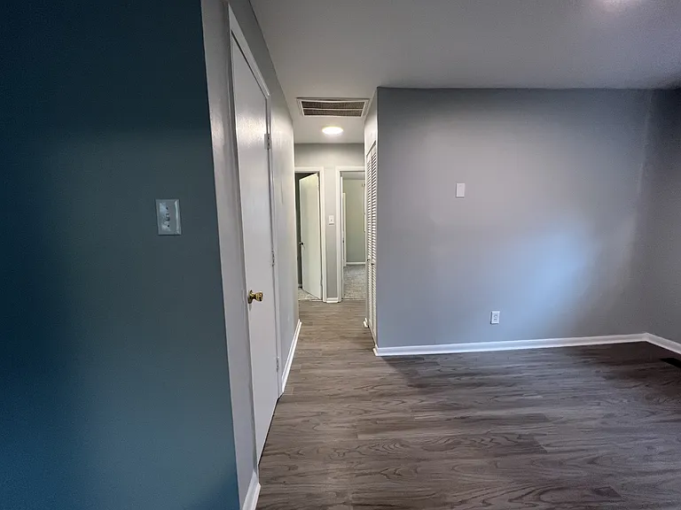 2509 Border Rd — Photo 2