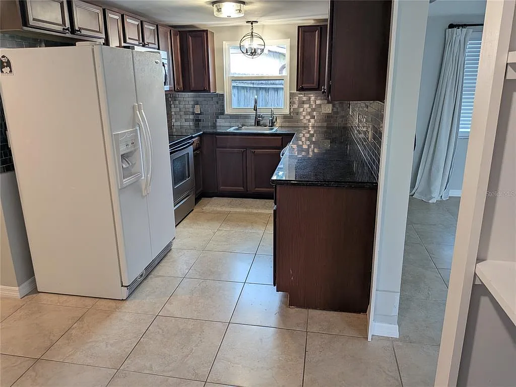 2 bed, 2.0 bath, 1310 sqft, $1,600 — Photo 4