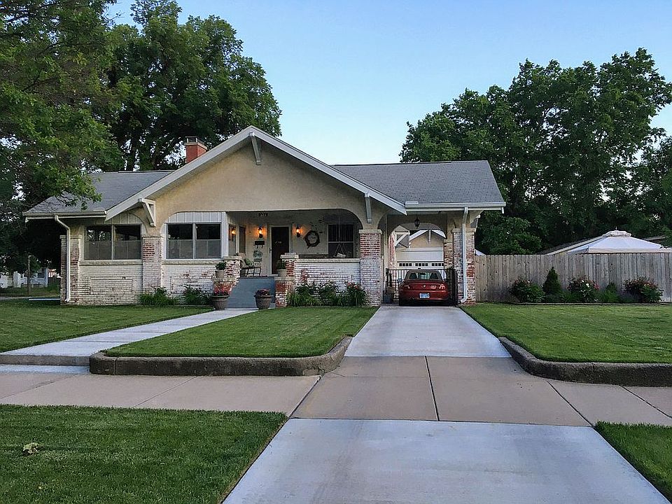 1st image of 325 Crescent Blvd
