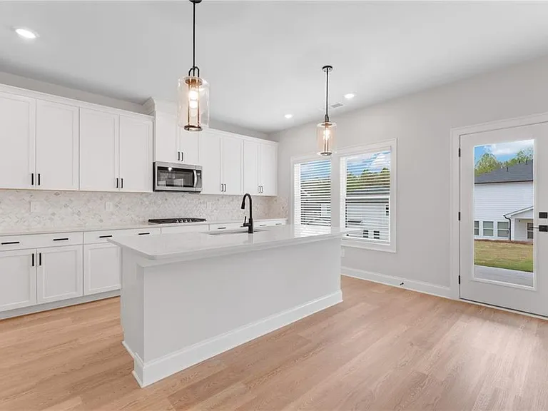 3089 Sweet Red Cir — Photo 13