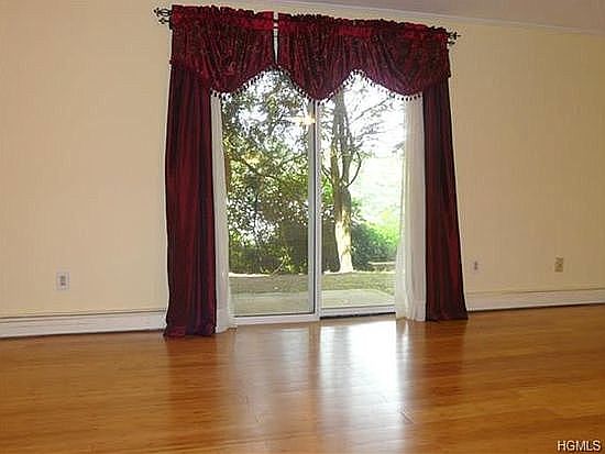 2nd image of 6 Dove Ct APT S