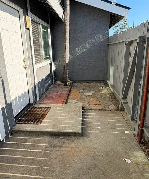 210 Toronto Ave — Photo 6