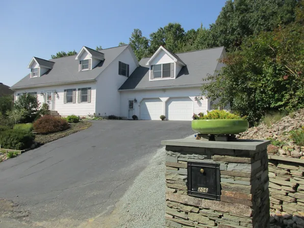 206 Clairmont Rd #L-5, Dickson City, PA 18519