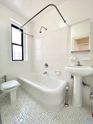 Rented by Bruma Realty LLC | media 16