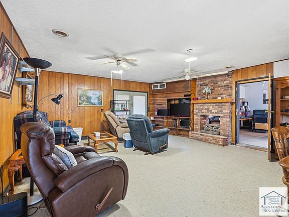 4th image of 344 Slayton Rd