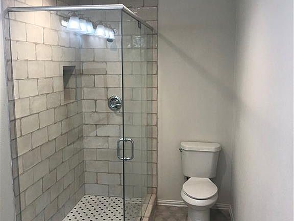 2nd image of 8805 Woodlake Dr