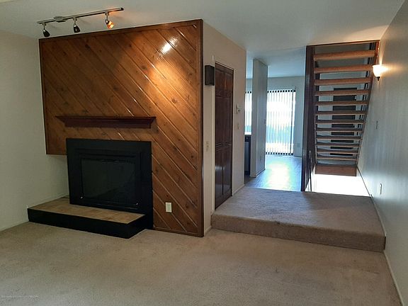 4th image of 2101 Fox Hollow Dr