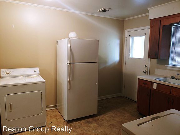 5th image of 4214 N Locust St