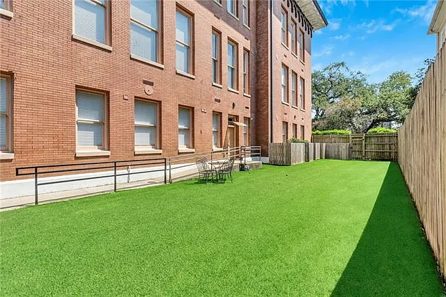 3601 Camp St #302 — Photo 38