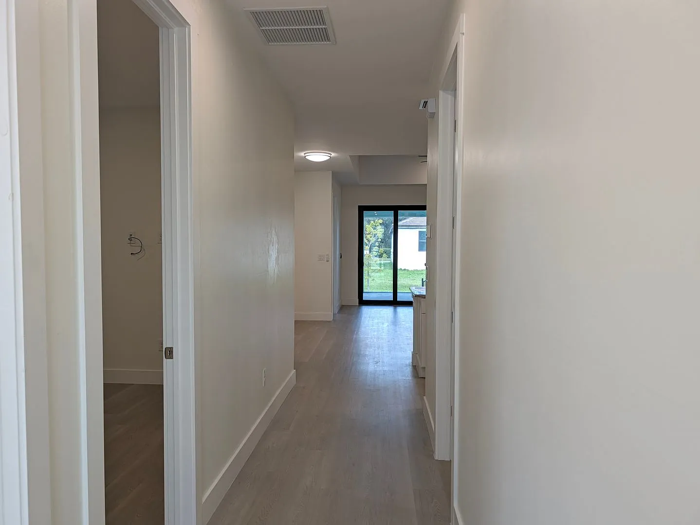 3 bedroom 2 bath Beautiful Duplex — Photo 3