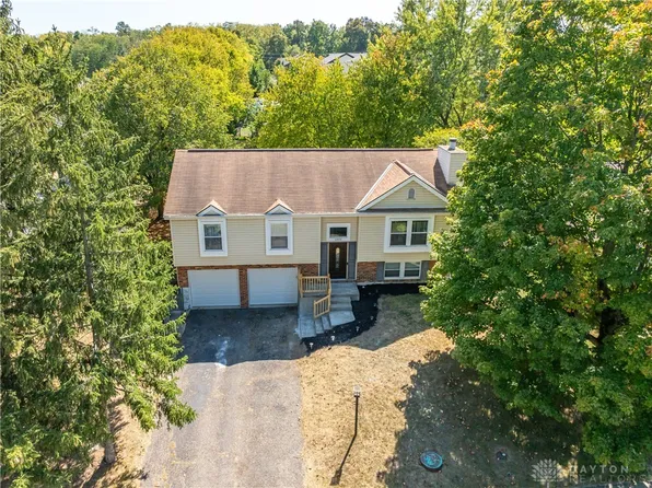 2806 Miami Village Dr, Miamisburg, OH 45342