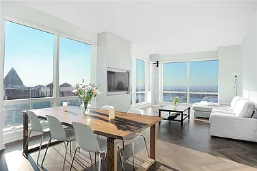 Rented by R New York