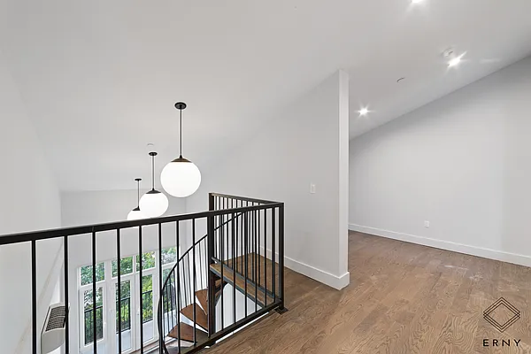 Rented by ERNY LLC | media 4